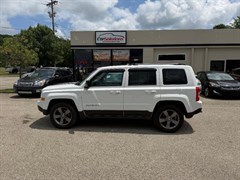 A 2016 Jeep Patriot SPORT