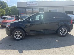 A 2013 Ford Edge SE