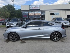 A 2017 Honda Civic SI