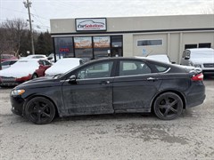 A 2016 Ford Fusion SE