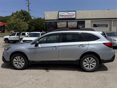 A 2018 Subaru Outback 2.5I PREMIUM