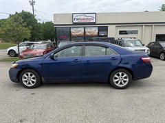 A 2007 Toyota Camry CE/LE/XLE/SE