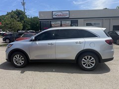 A 2020 Kia Sorento L