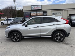 A 2020 Mitsubishi Eclipse Cross SE