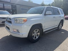 A 2012 Toyota 4runner SR5