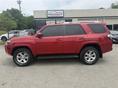 A 2014 Toyota 4runner SR5