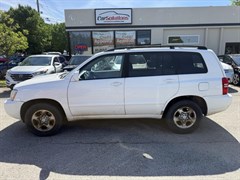 A 2003 Toyota Highlander 