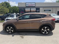 A 2016 Hyundai Tucson LIMITED