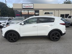 A 2018 Kia Sportage LX