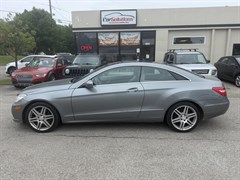 A 2010 Mercedes-benz E 350