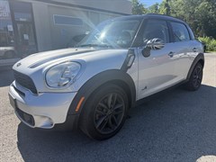 A 2014 Mini Cooper S COUNTRYMAN