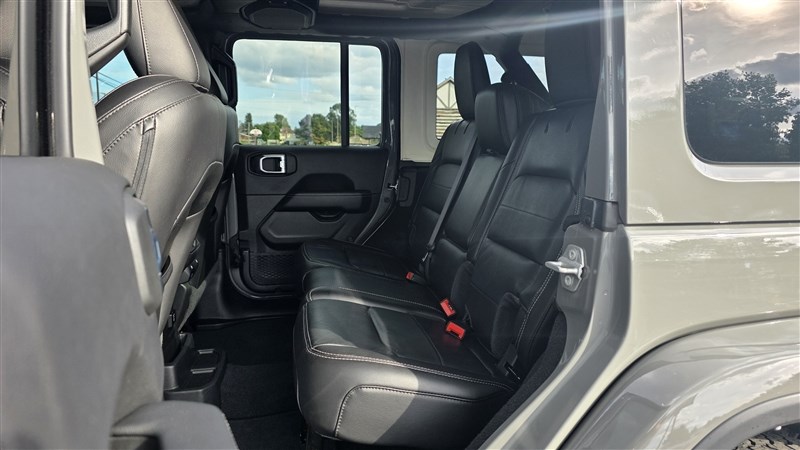 2021 JEEP WRANGLER UNLIMITED photo 14 of 37