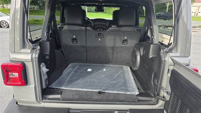 2021 JEEP WRANGLER UNLIMITED photo 16 of 37