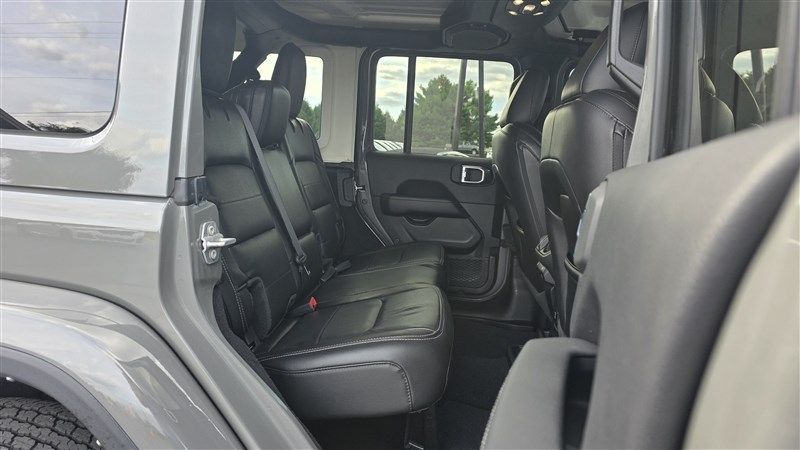 2021 JEEP WRANGLER UNLIMITED photo 18 of 37
