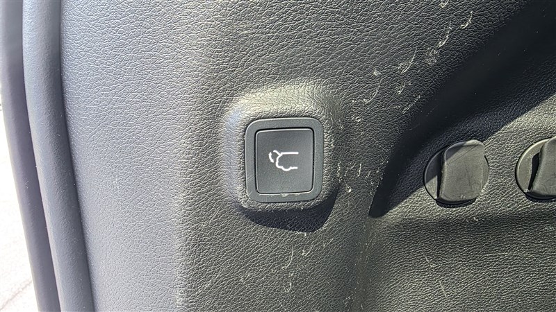 2019 JEEP CHEROKEE photo 16 of 35