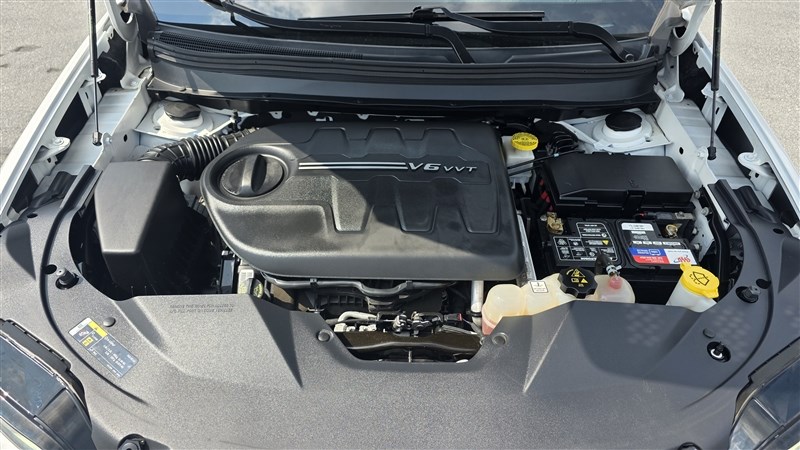 2019 JEEP CHEROKEE photo 19 of 35