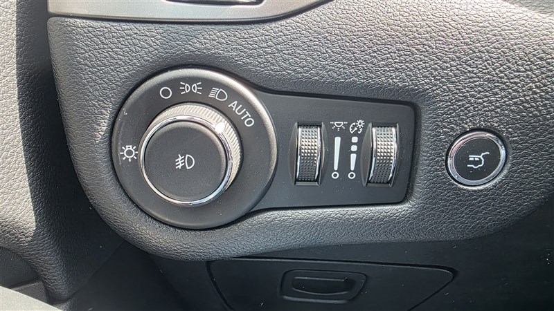 2019 JEEP CHEROKEE photo 21 of 35
