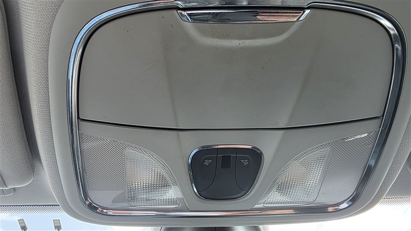 2019 JEEP CHEROKEE photo 34 of 35