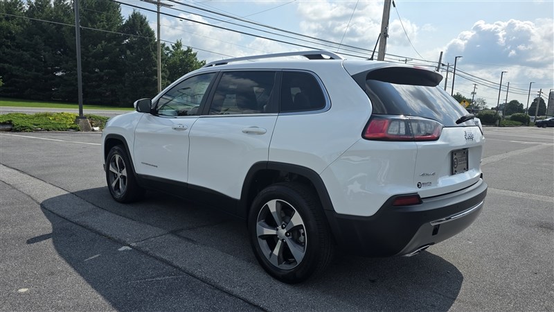 2019 JEEP CHEROKEE photo 6 of 35
