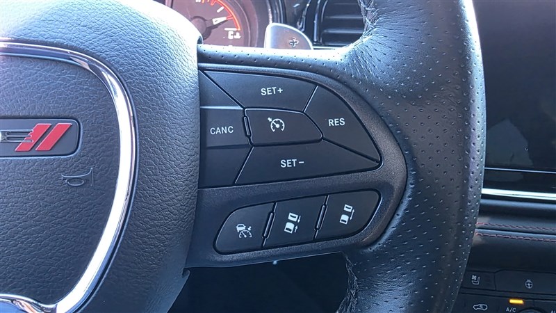 2023 DODGE DURANGO photo 31 of 41