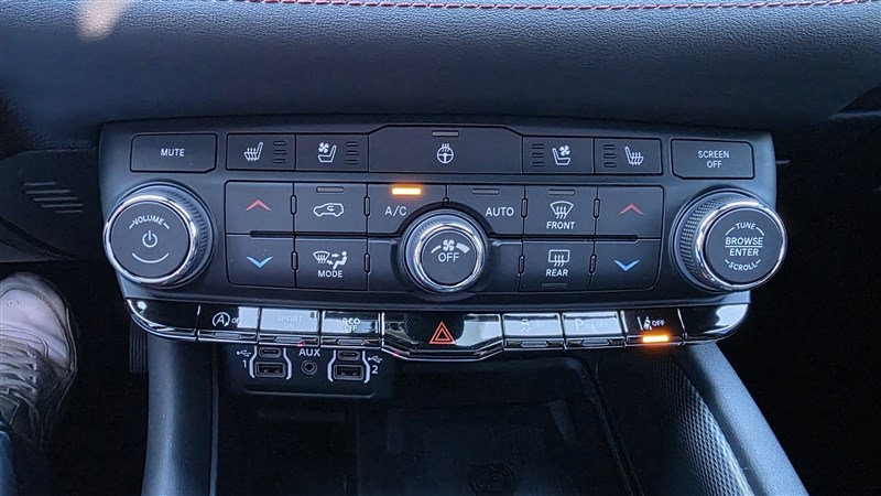 2023 DODGE DURANGO photo 38 of 41