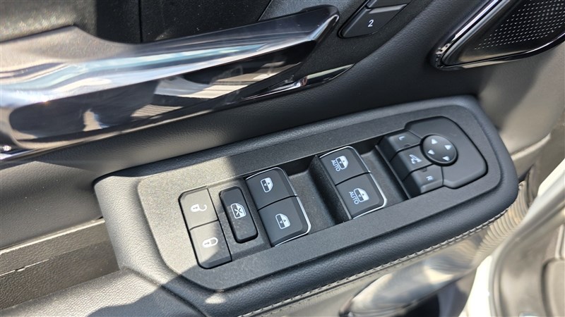 2026 RAM 1500 photo 25 of 49