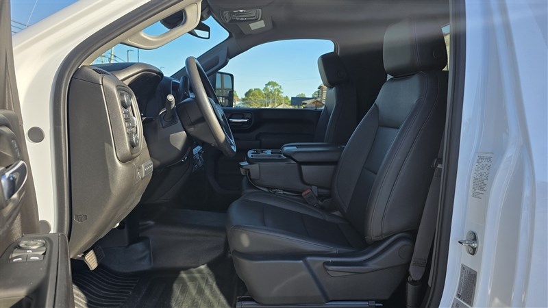 2024 CHEVROLET SILVERADO photo 13 of 36