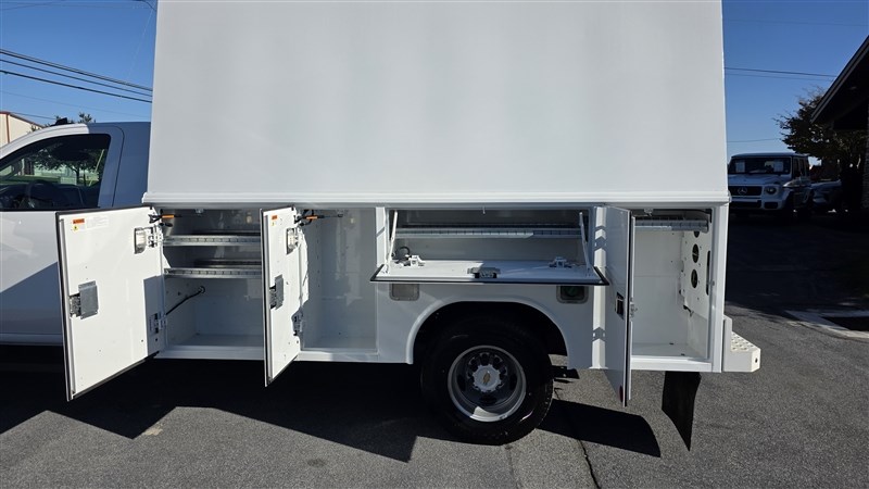 2024 CHEVROLET SILVERADO photo 14 of 36