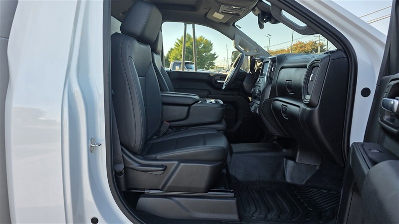 2024 CHEVROLET SILVERADO photo 22 of 36