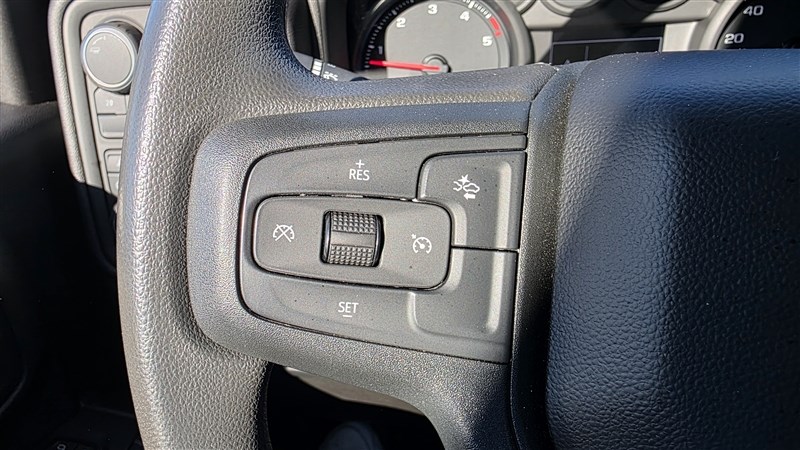 2024 CHEVROLET SILVERADO photo 30 of 36
