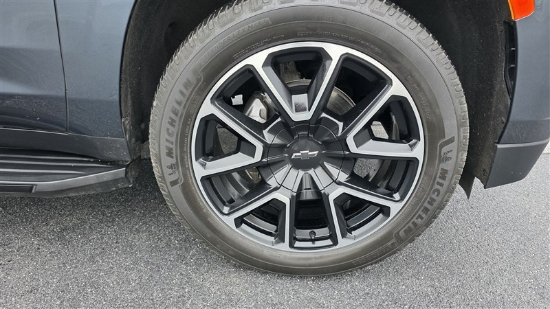 2021 CHEVROLET TAHOE photo 10 of 39