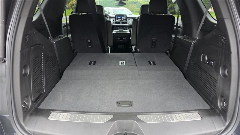 2021 CHEVROLET TAHOE photo 17 of 39