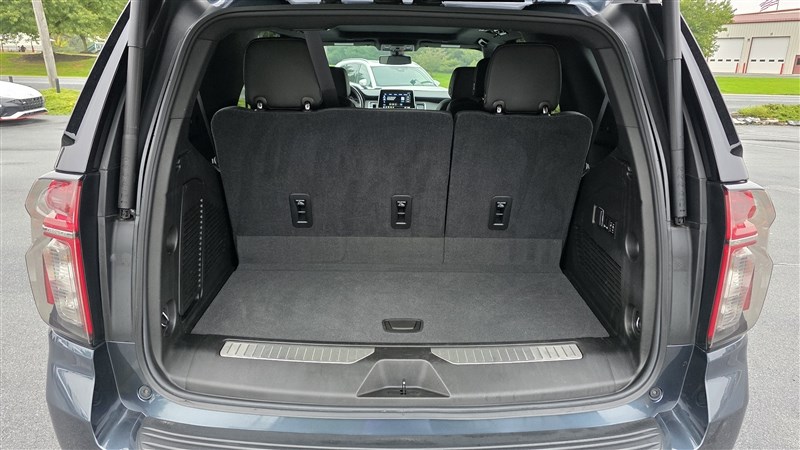 2021 CHEVROLET TAHOE photo 18 of 39