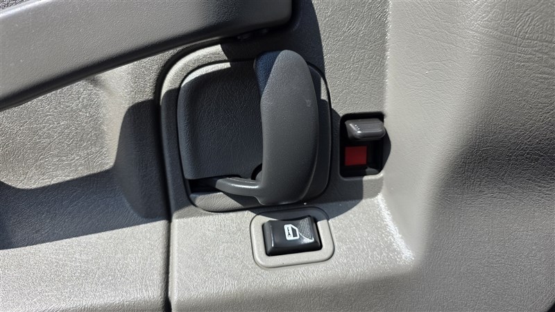 2022 GMC SAVANA photo 10 of 30