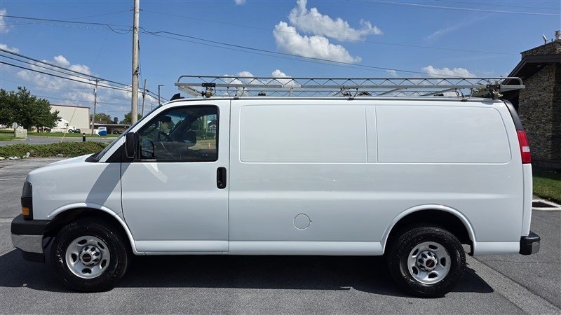 2022 GMC SAVANA photo 26 of 30