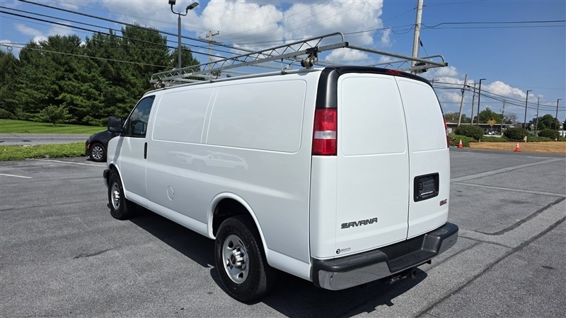 2022 GMC SAVANA photo 27 of 30