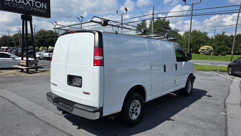 2022 GMC SAVANA photo 29 of 30