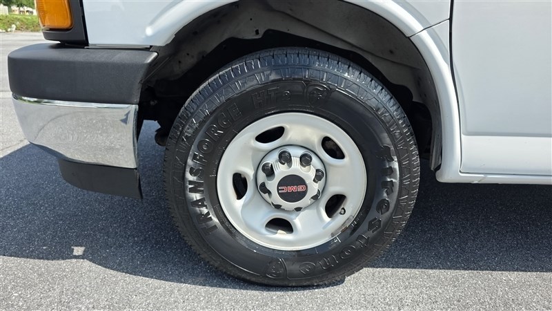 2022 GMC SAVANA photo 3 of 30