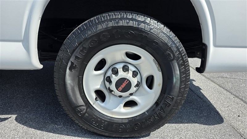 2022 GMC SAVANA photo 4 of 30