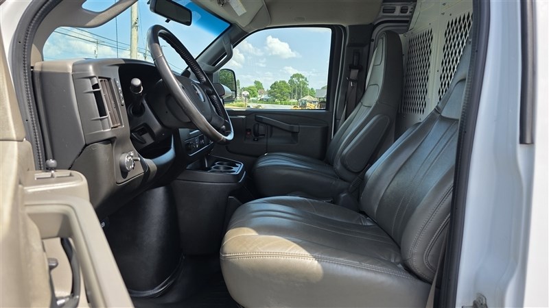 2022 GMC SAVANA photo 5 of 30