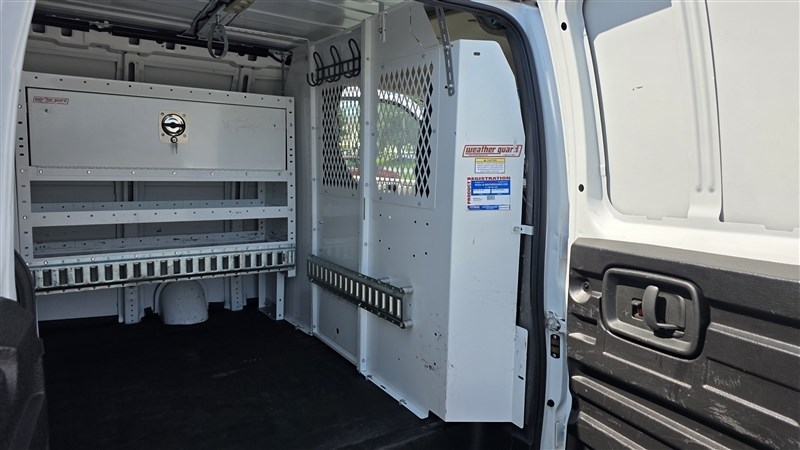 2022 GMC SAVANA photo 8 of 30