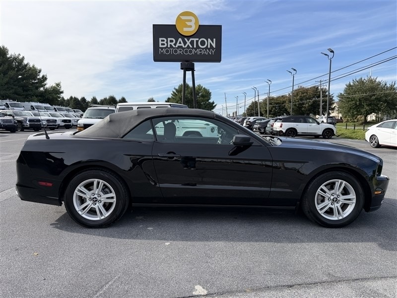 2014 FORD MUSTANG photo 2 of 24