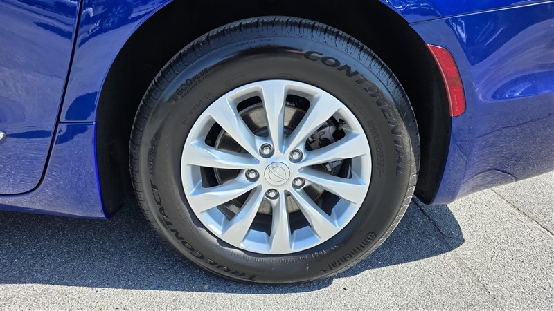 2018 CHRYSLER PACIFICA TOURING L - 11