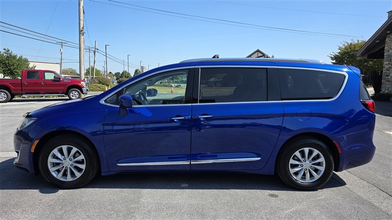 2018 CHRYSLER PACIFICA TOURING L - 4