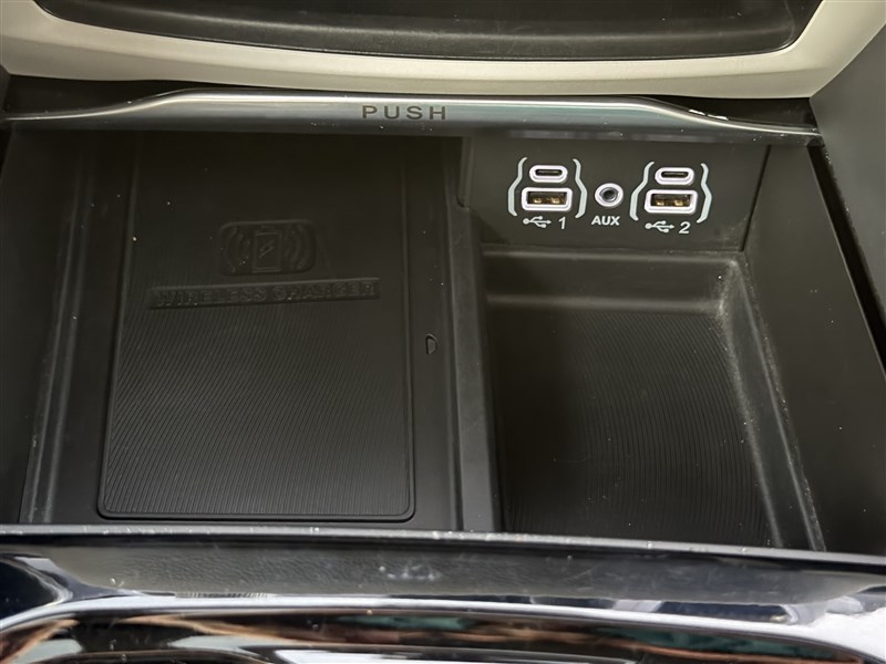 2022 CHRYSLER PACIFICA photo 20 of 39