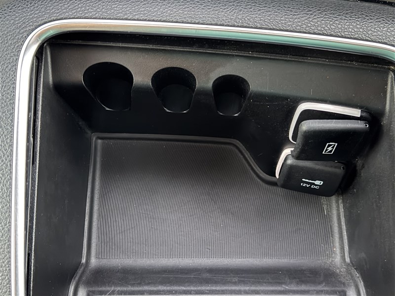 2022 CHRYSLER PACIFICA photo 21 of 39