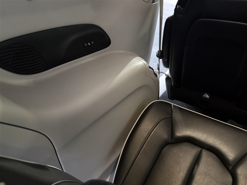 2022 CHRYSLER PACIFICA photo 32 of 39