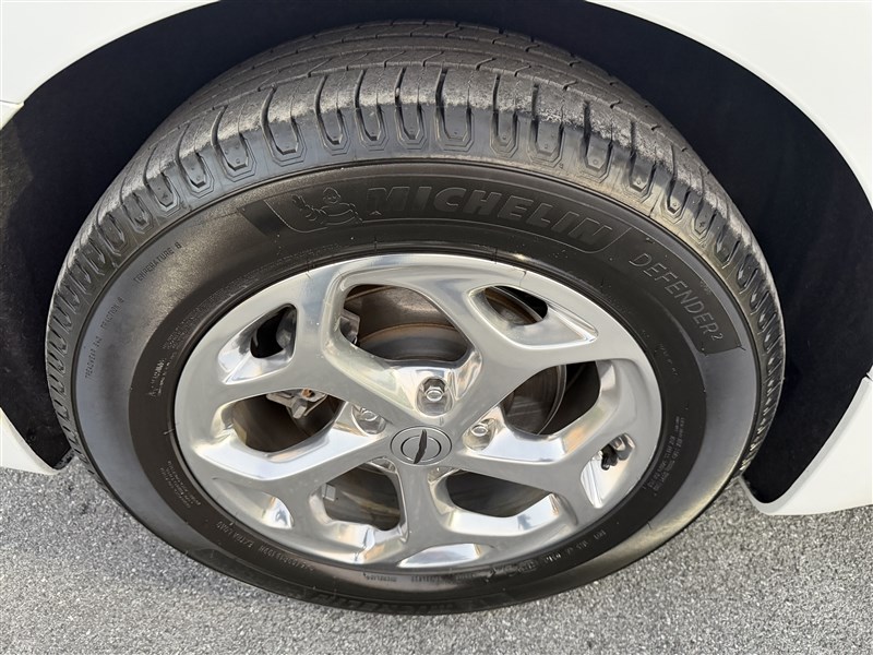 2022 CHRYSLER PACIFICA photo 35 of 39