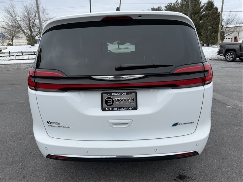 2024 CHRYSLER PACIFICA HYBRID SELECT - 9