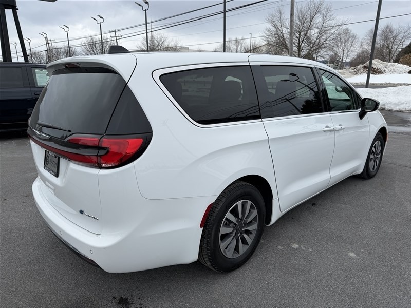 2024 CHRYSLER PACIFICA HYBRID SELECT - 11